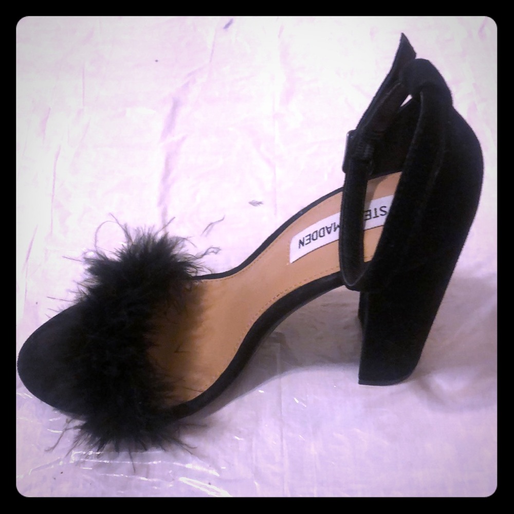 Steve Madden Pumps with Feathers